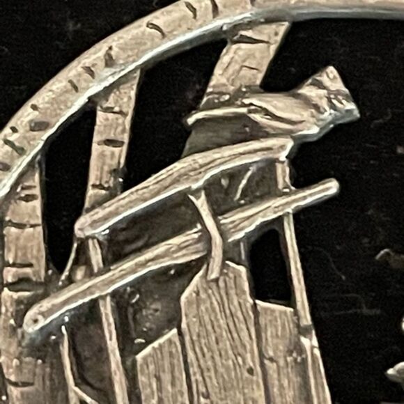 Vintage 2002 Birds & Bloom solid pewter Christmas ornament w/cardinal scene - Picture 5 of 12